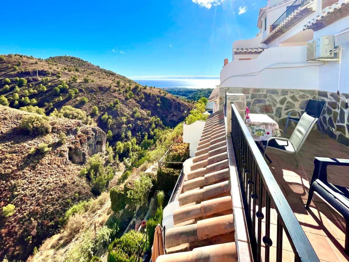 Apartamentos Axarquia , Frigiliana, Terraza Privada Con Vistas A La Montana Rio Y Al Mar 外观 照片