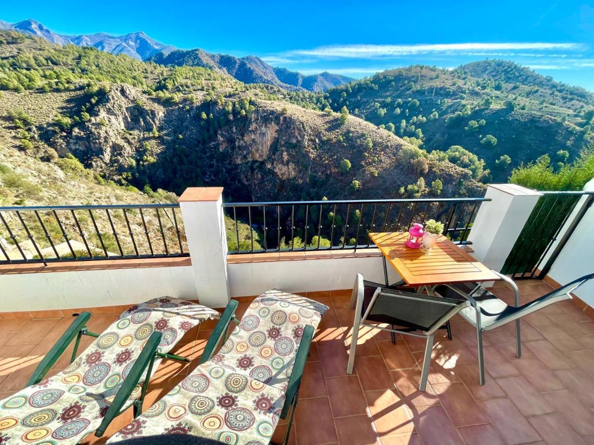 Apartamentos Axarquia , Frigiliana, Terraza Privada Con Vistas A La Montana Rio Y Al Mar 外观 照片