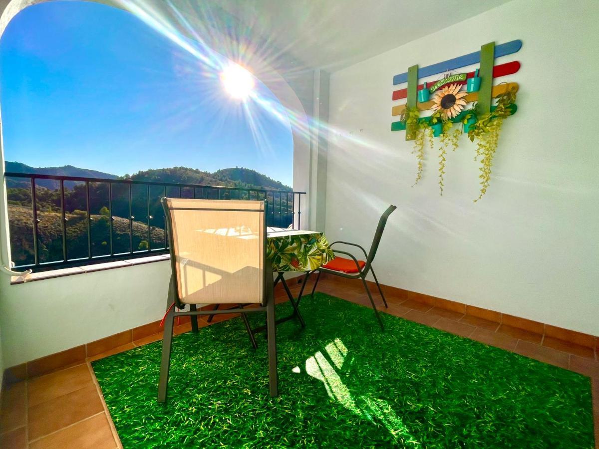 Apartamentos Axarquia , Frigiliana, Terraza Privada Con Vistas A La Montana Rio Y Al Mar 外观 照片