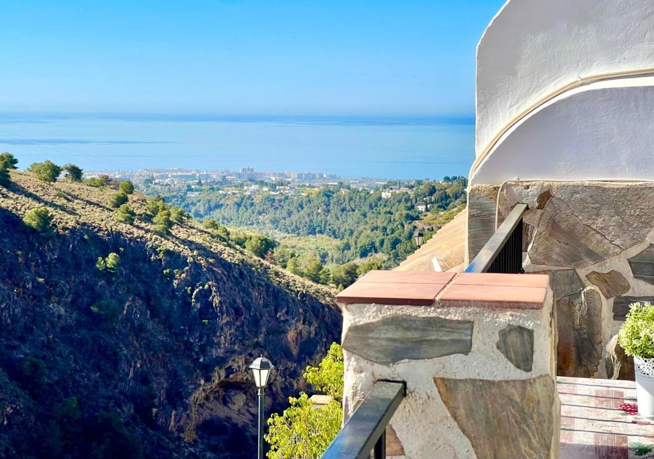 Apartamentos Axarquia , Frigiliana, Terraza Privada Con Vistas A La Montana Rio Y Al Mar 外观 照片