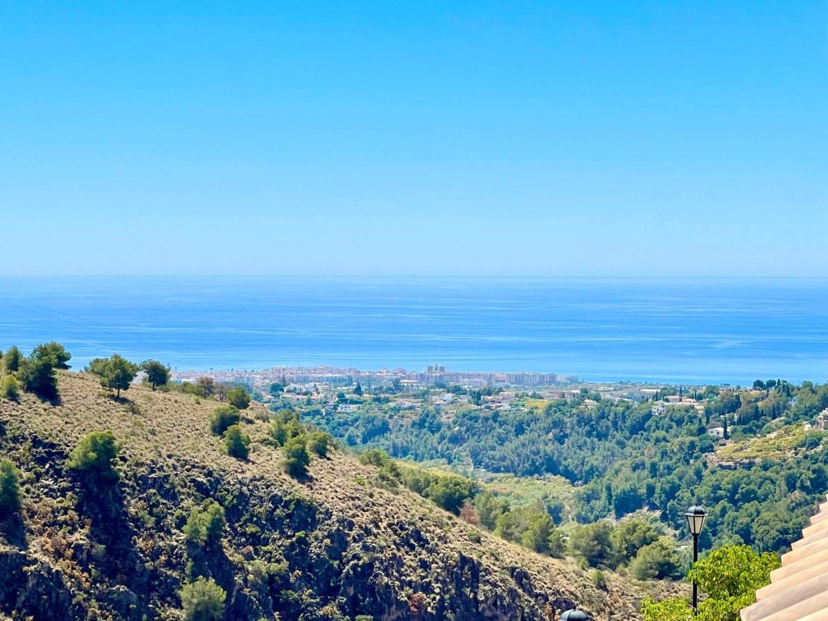 Apartamentos Axarquia , Frigiliana, Terraza Privada Con Vistas A La Montana Rio Y Al Mar 外观 照片