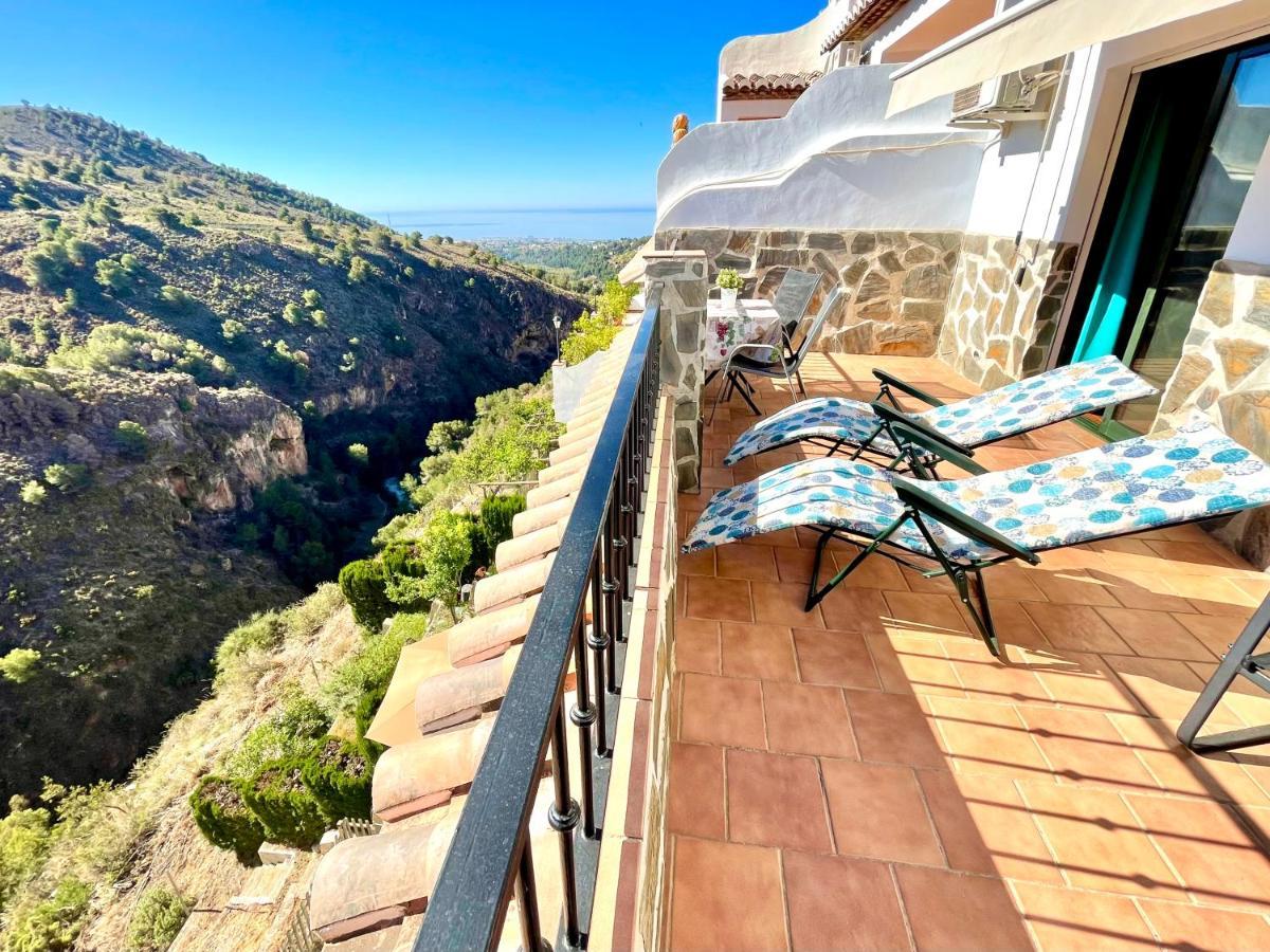 Apartamentos Axarquia , Frigiliana, Terraza Privada Con Vistas A La Montana Rio Y Al Mar 外观 照片