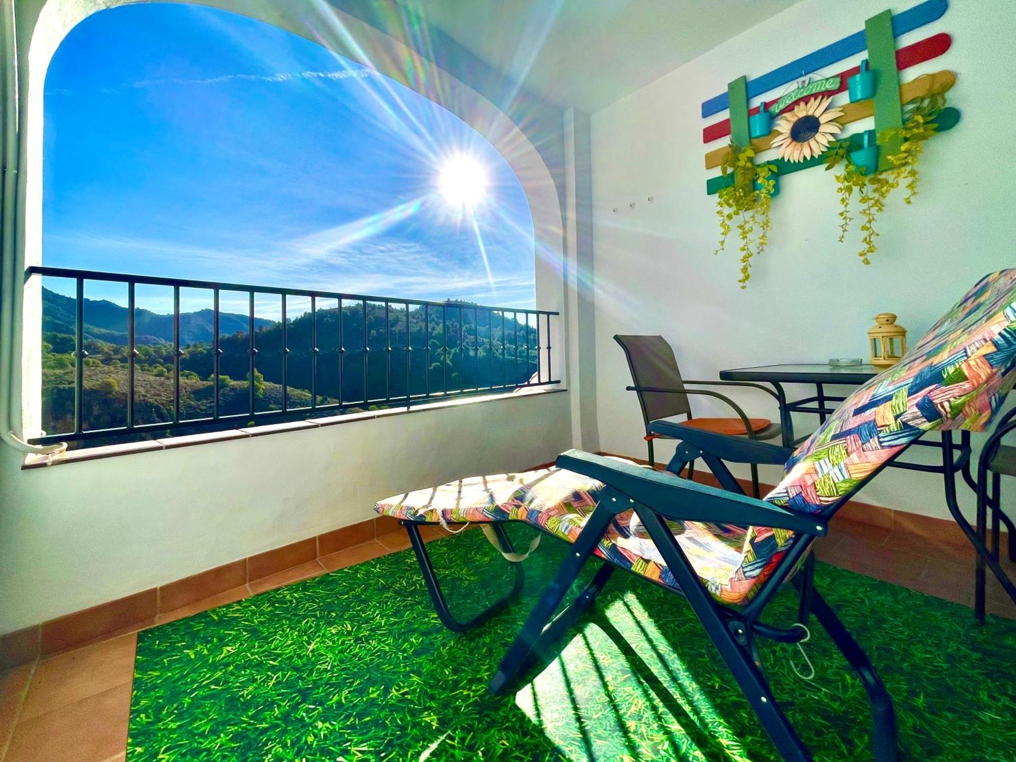 Apartamentos Axarquia , Frigiliana, Terraza Privada Con Vistas A La Montana Rio Y Al Mar 外观 照片