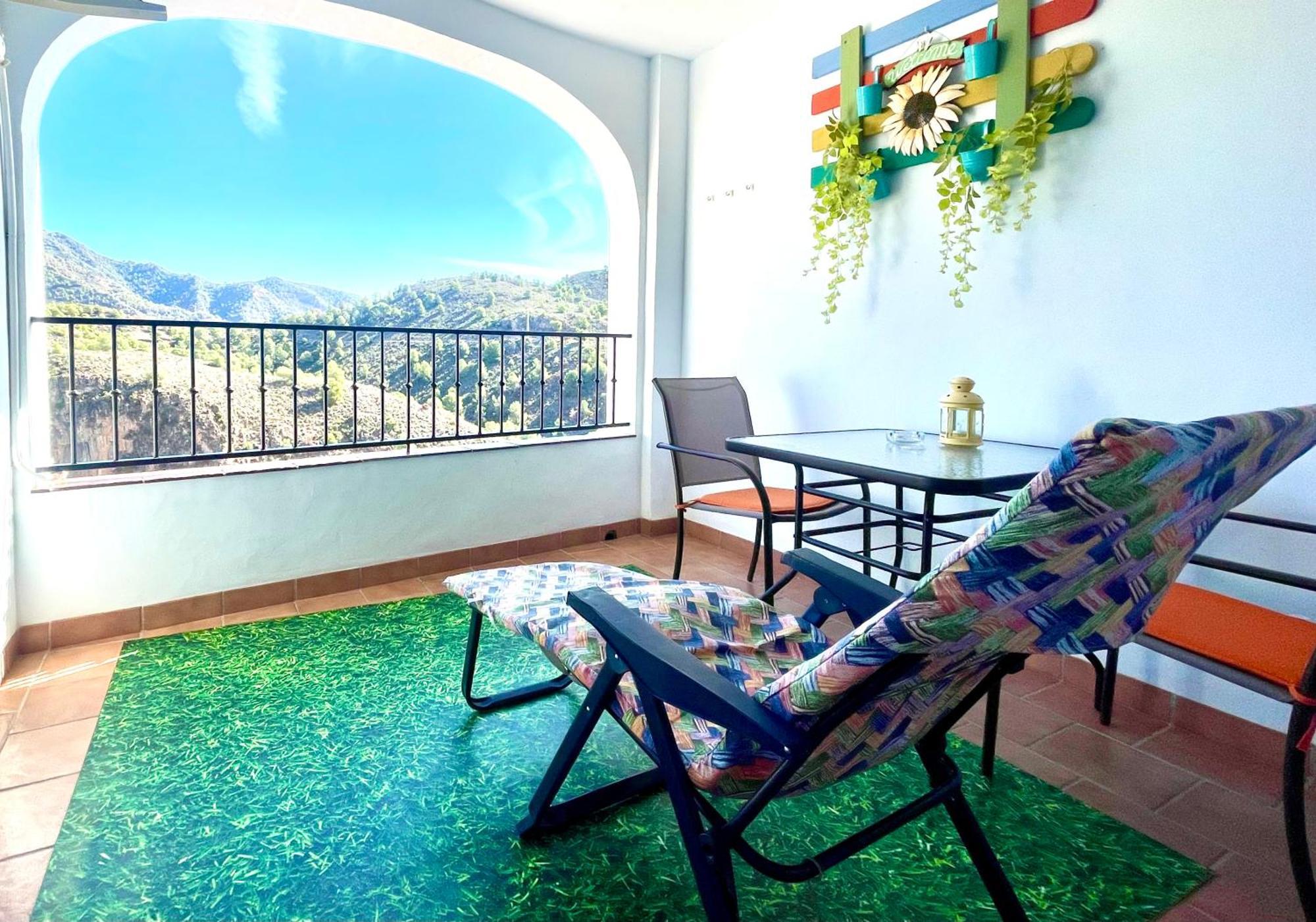 Apartamentos Axarquia , Frigiliana, Terraza Privada Con Vistas A La Montana Rio Y Al Mar 外观 照片