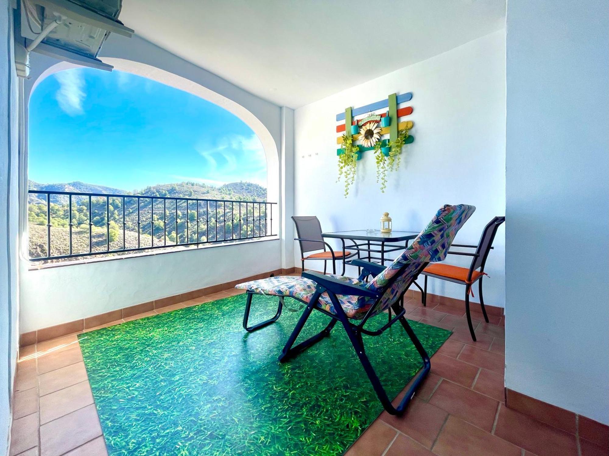 Apartamentos Axarquia , Frigiliana, Terraza Privada Con Vistas A La Montana Rio Y Al Mar 外观 照片