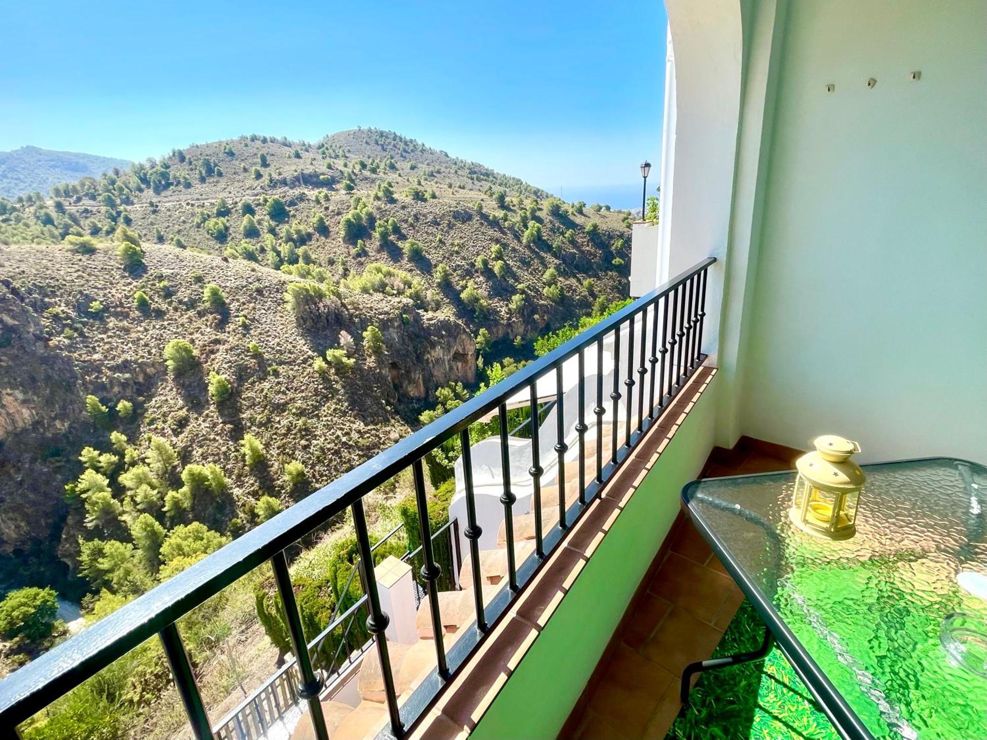 Apartamentos Axarquia , Frigiliana, Terraza Privada Con Vistas A La Montana Rio Y Al Mar 外观 照片
