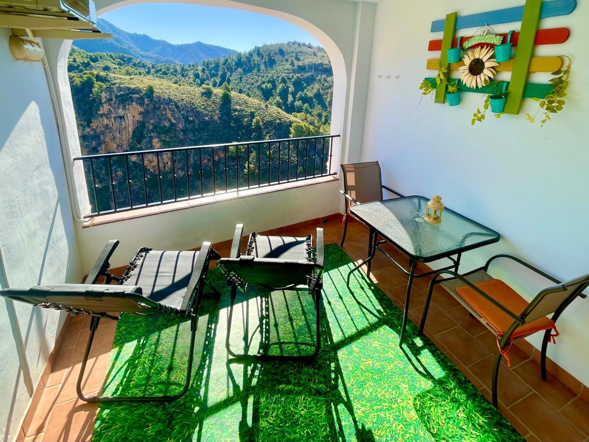 Apartamentos Axarquia , Frigiliana, Terraza Privada Con Vistas A La Montana Rio Y Al Mar 外观 照片