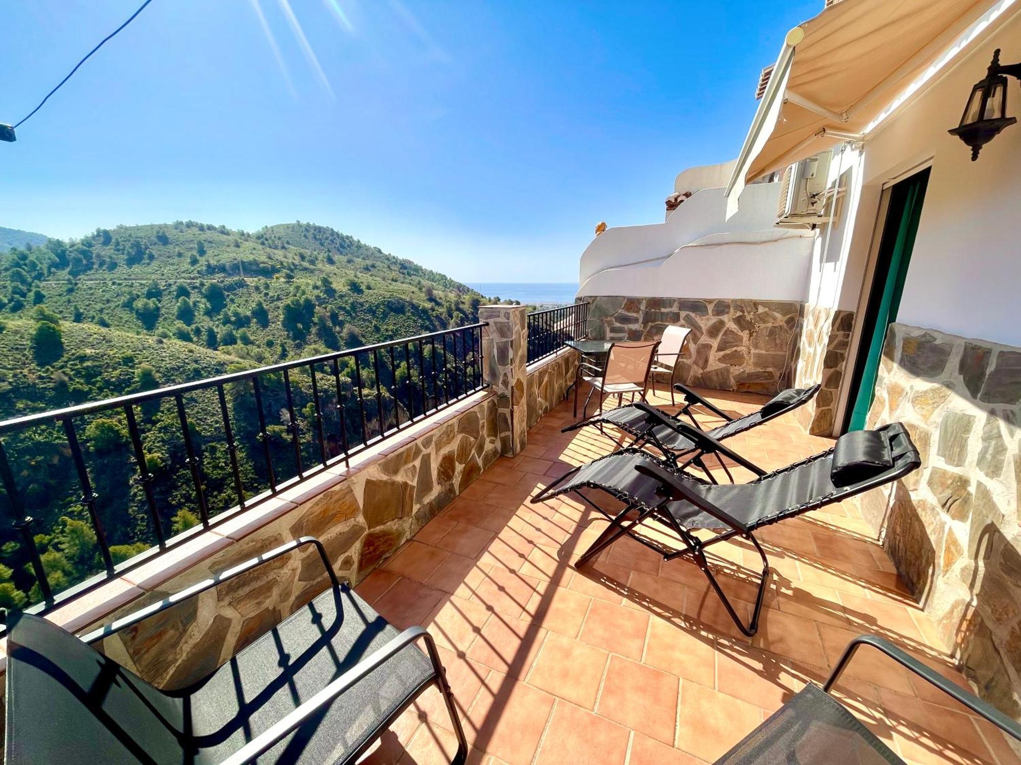 Apartamentos Axarquia , Frigiliana, Terraza Privada Con Vistas A La Montana Rio Y Al Mar 外观 照片