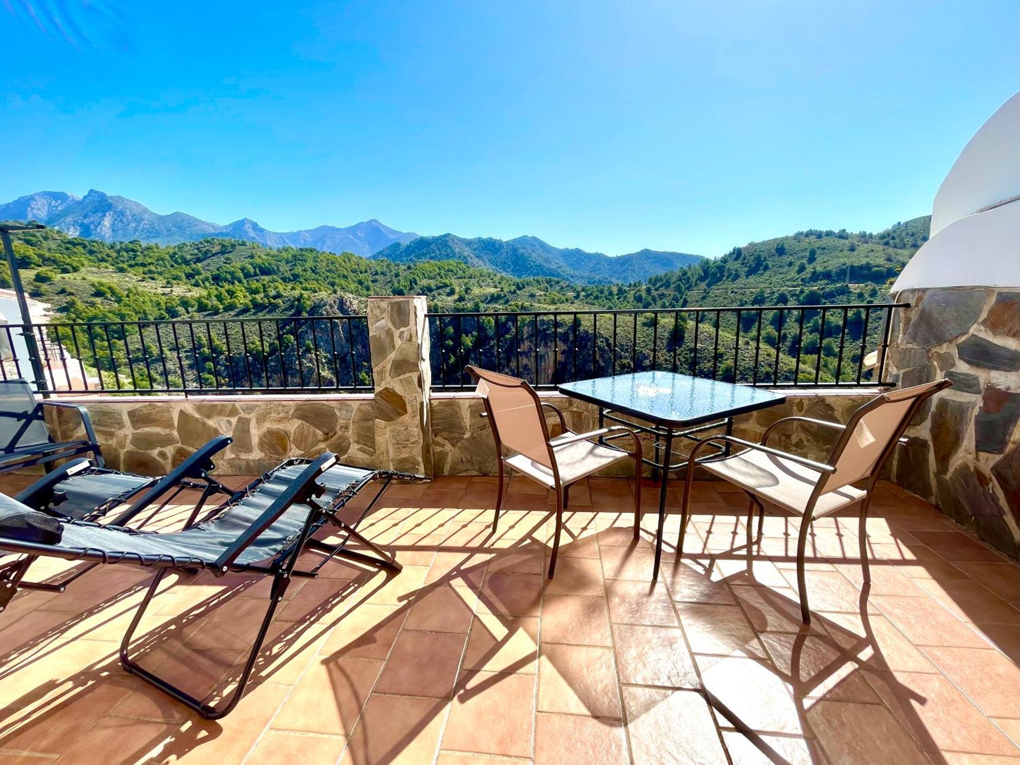 Apartamentos Axarquia , Frigiliana, Terraza Privada Con Vistas A La Montana Rio Y Al Mar 外观 照片