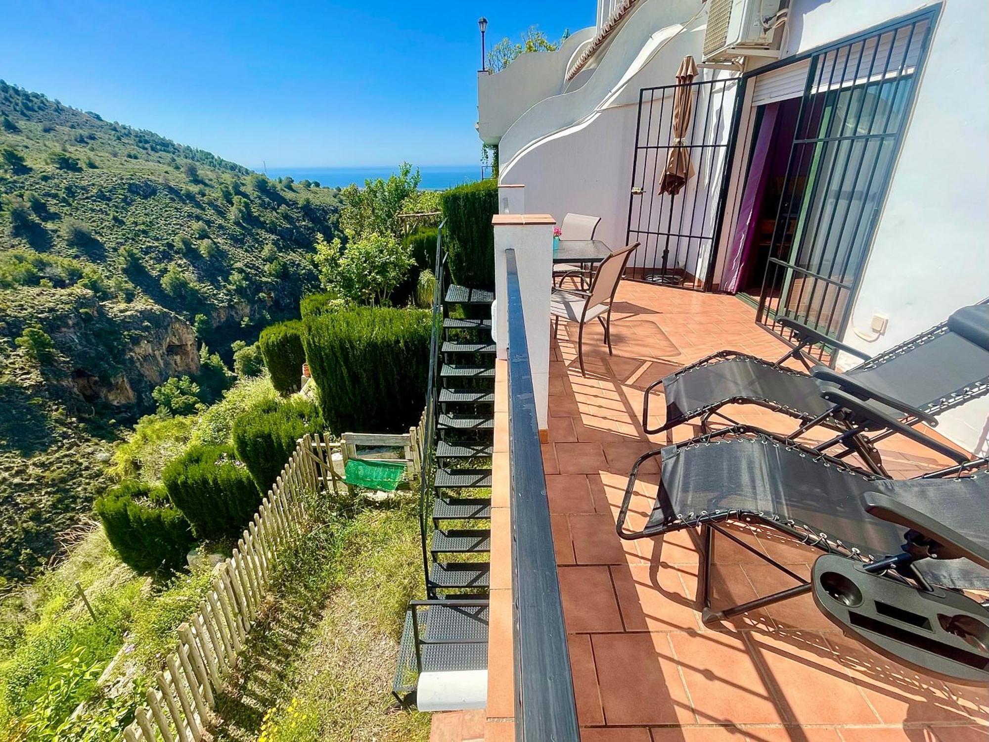 Apartamentos Axarquia , Frigiliana, Terraza Privada Con Vistas A La Montana Rio Y Al Mar 外观 照片