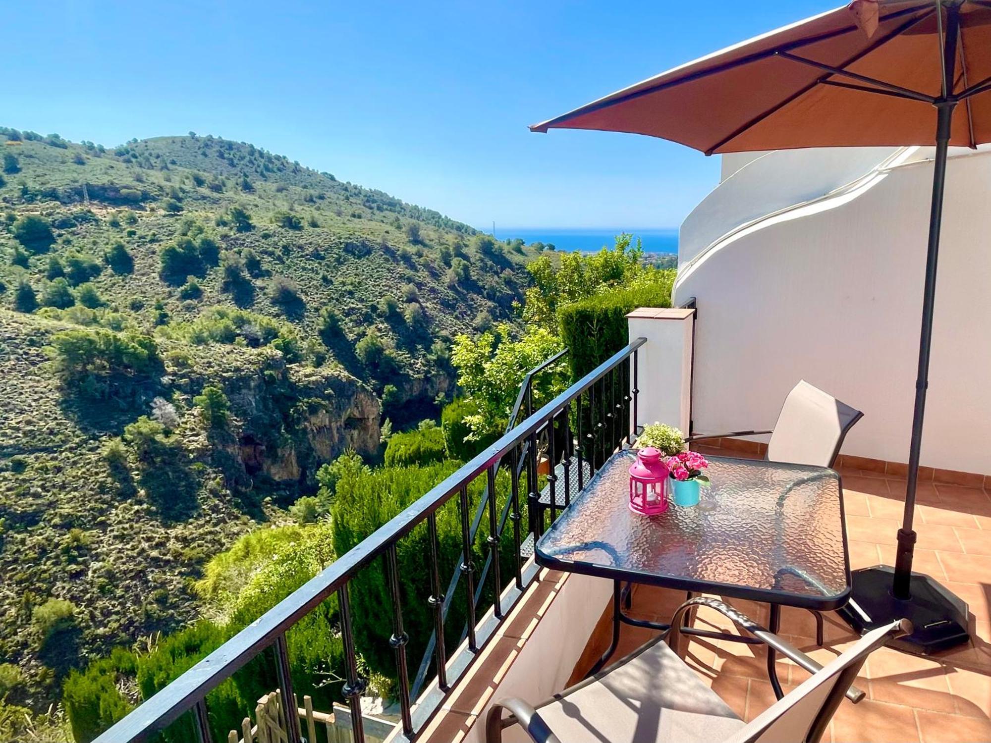 Apartamentos Axarquia , Frigiliana, Terraza Privada Con Vistas A La Montana Rio Y Al Mar 外观 照片