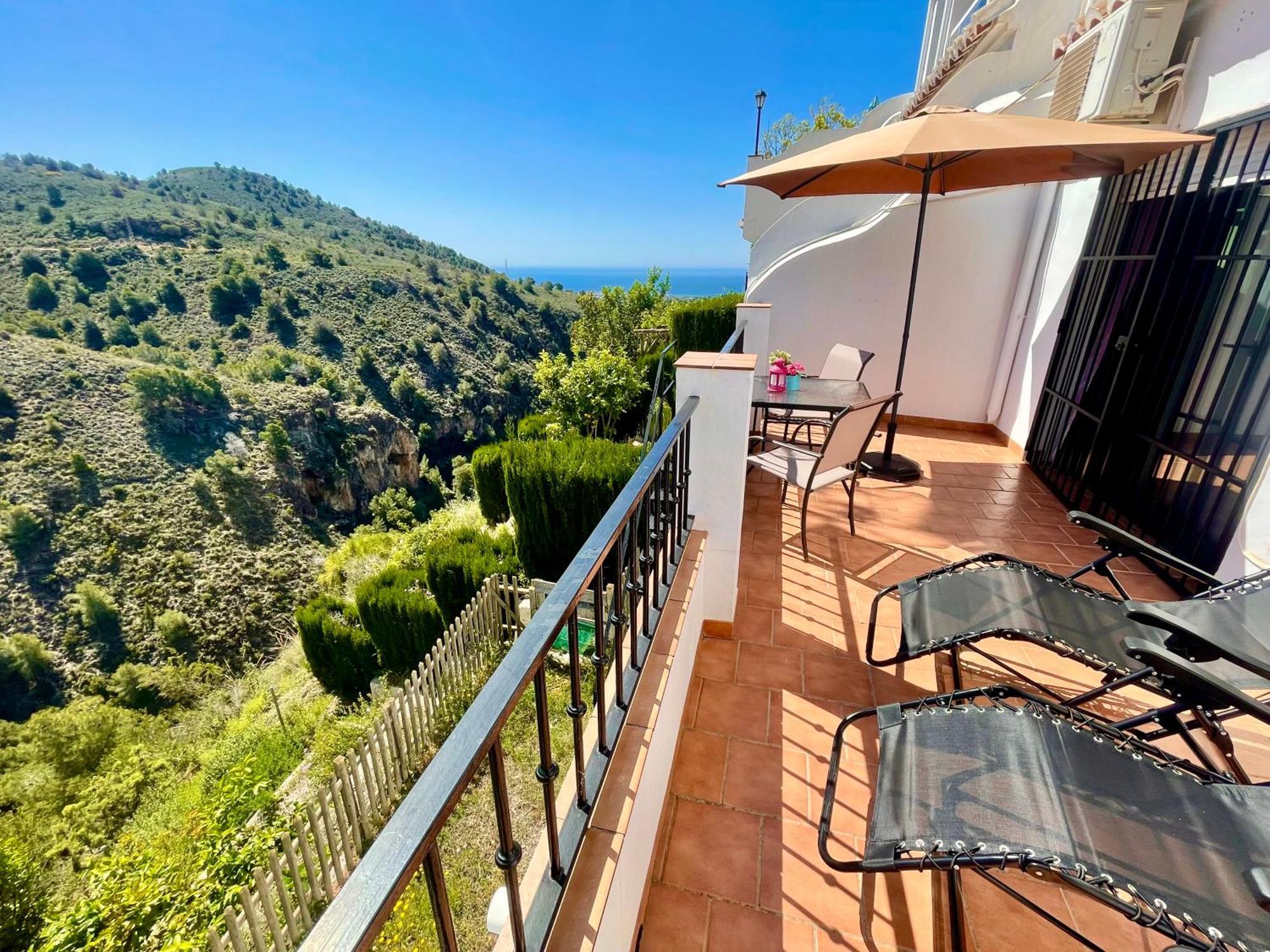 Apartamentos Axarquia , Frigiliana, Terraza Privada Con Vistas A La Montana Rio Y Al Mar 外观 照片